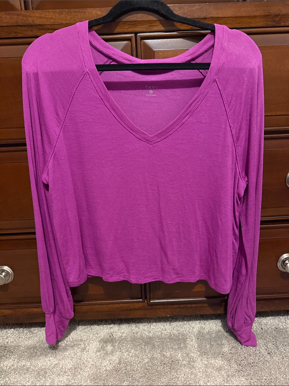 TAVI Magenta V-Neck Long Sleeve cropped Tee